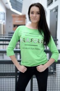 Bluzka z ozdobnymi cyrkoniami i perłami