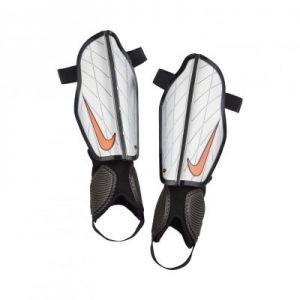 Ochraniacze piłkarskie Nike Protegga Flex M SP0313-080