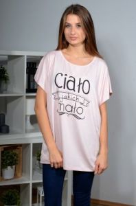 Bluzka oversize z napisem \"Ciało jakich mało\"