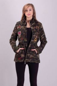 Kurtka - parka moro z naszywkami