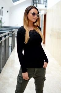 Bluzka bawełniana z koronkową wstawką,