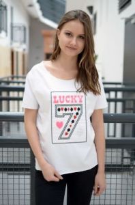 Luźna bluzka z haftem \"LUCKY 7\"