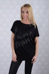 Asymetryczna bluzka z napisem \"Je t'aime mama\"