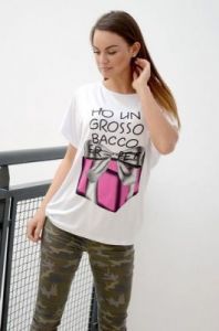 Bluzka oversize z nadrukowanym prezentem